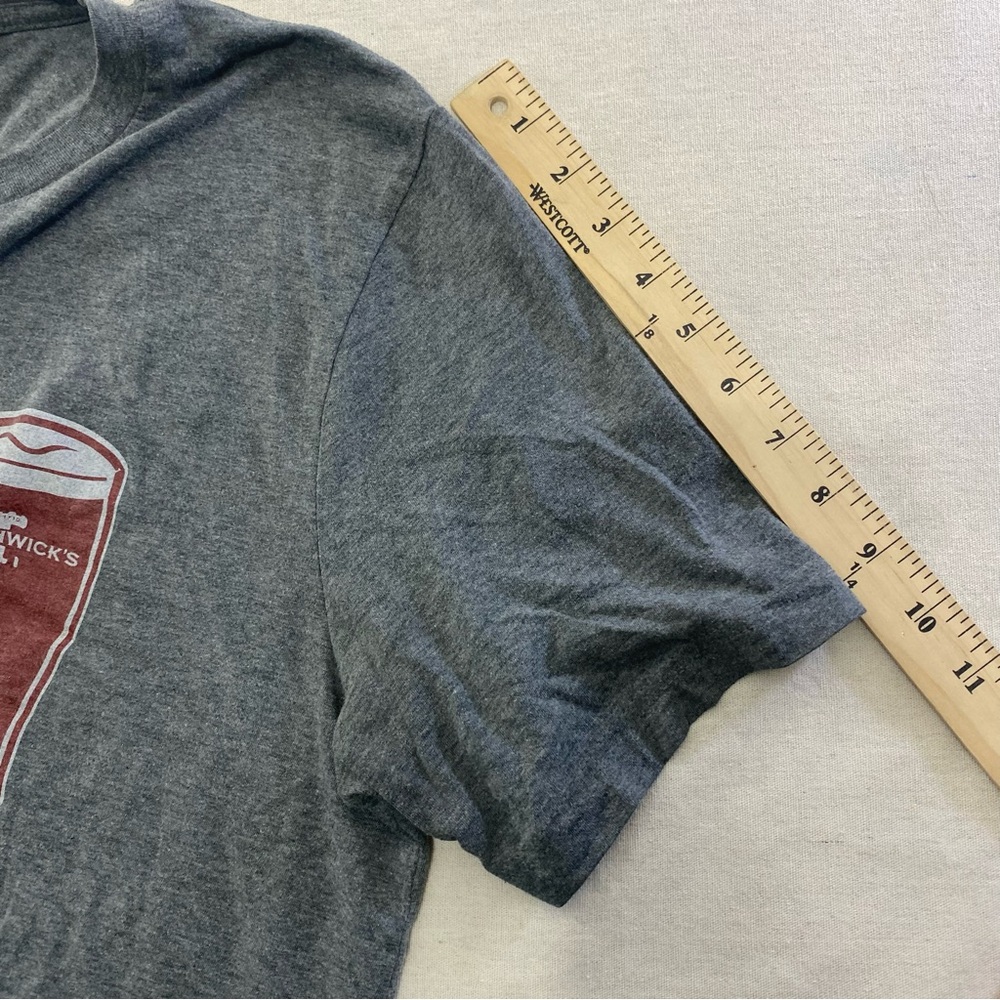 Guinness T-Shirt Charcoal Gray Graphic Print Size L~ - Picture 9 of 9